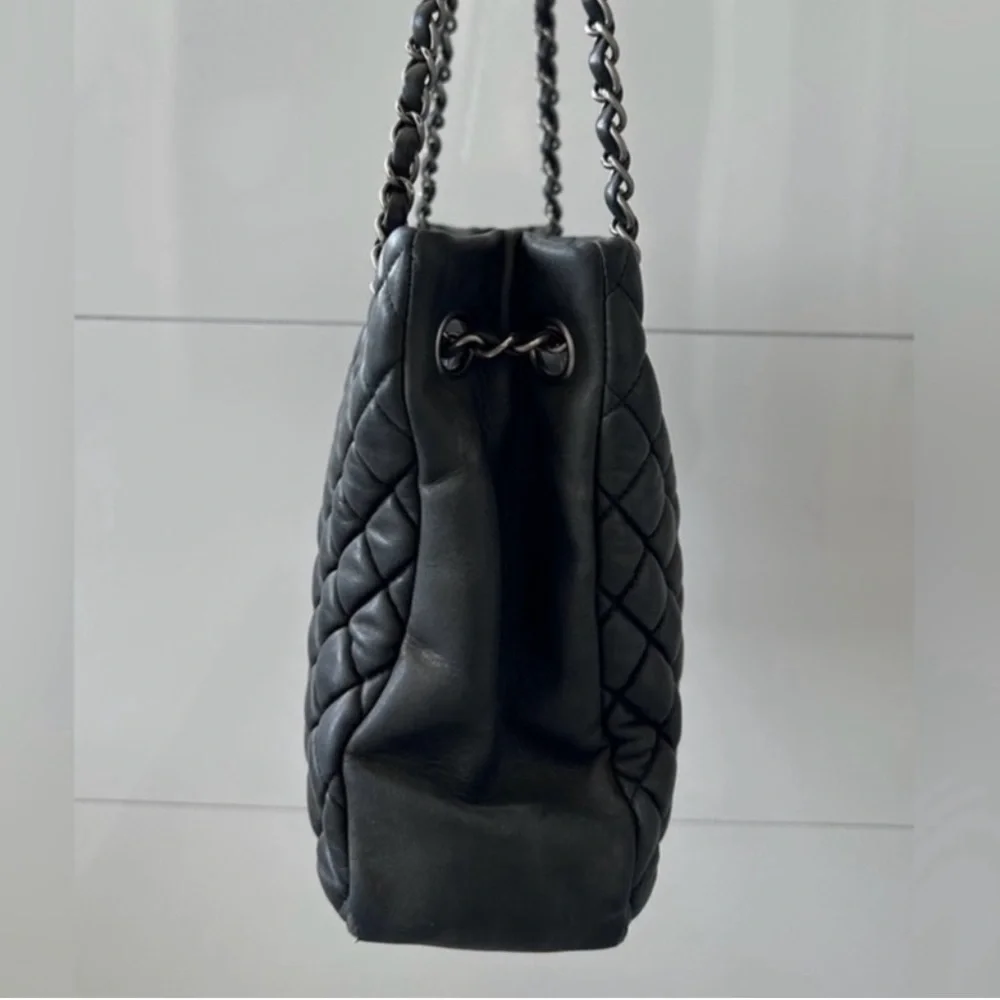 Chanel shopping tote - Picture 12 of 12
